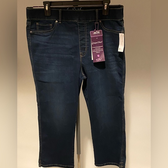 Plus Size Gloria Vanderbilt Shape Effect Capri Pants - Picture 4 of 8